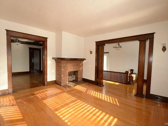 2nd image of 159 Huntington Ave