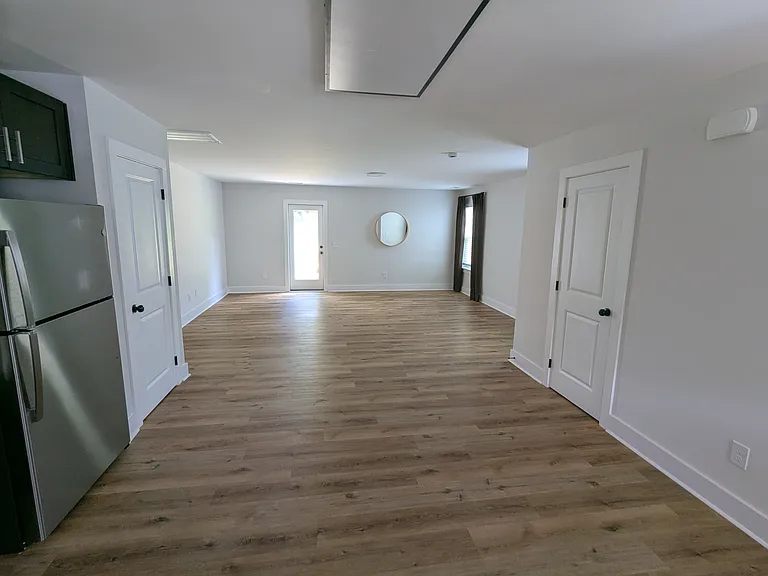 8 Robin Hood Rd #B — Photo 7