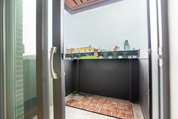 Rented by Commercial Capital Resources INC | media 57