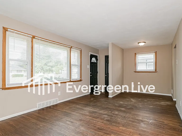 20 Florissant Park Dr — Photo 4