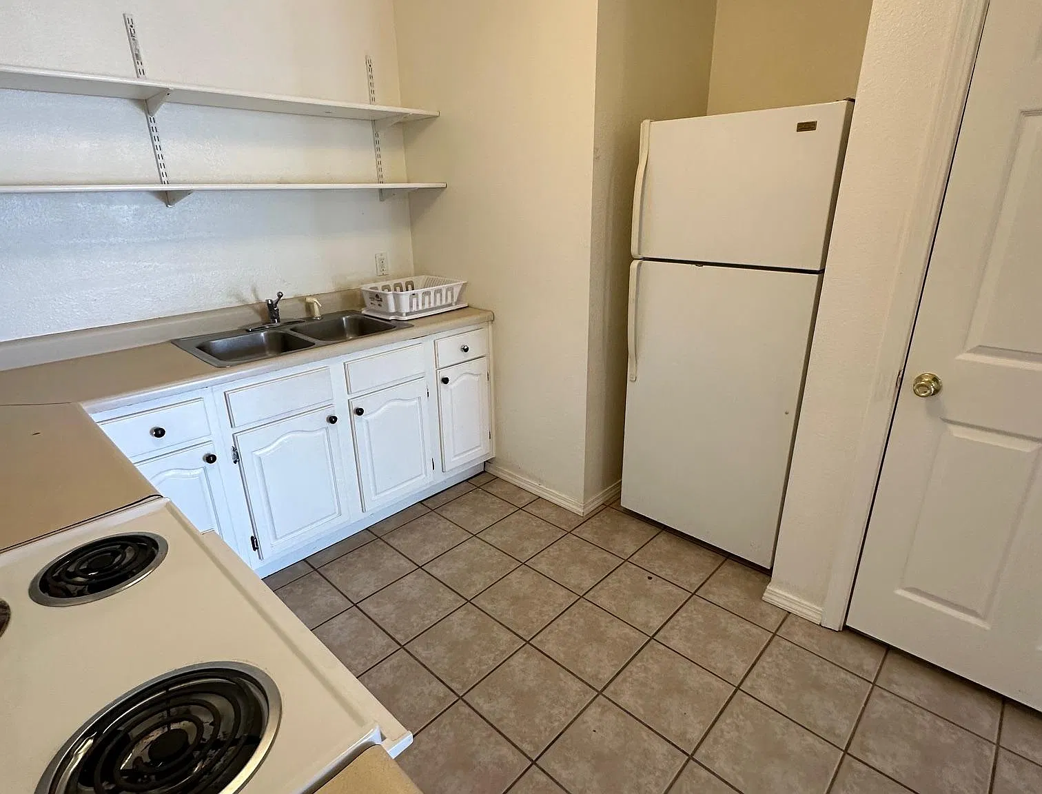 2 bed, $950 — Photo 2