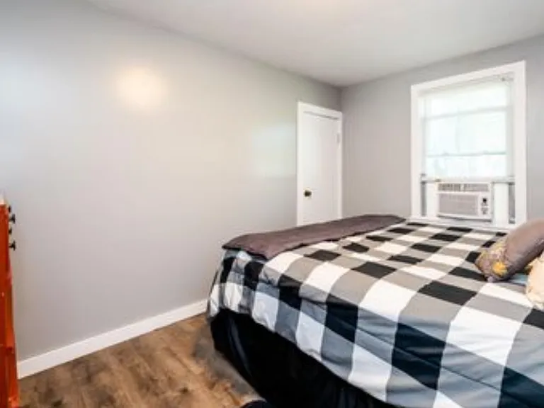 654 Sheridan Rd — Photo 8