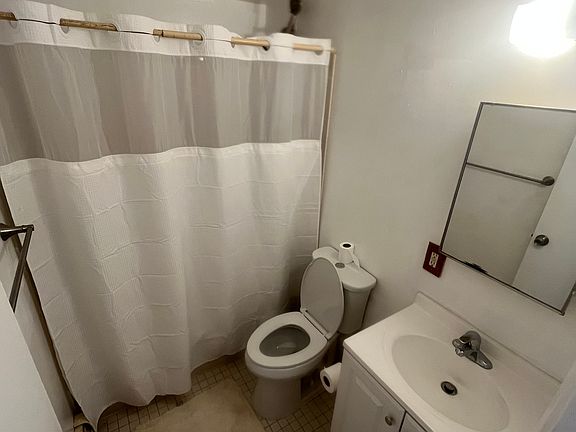 3rd image of 301 Howe Ave Floor 2