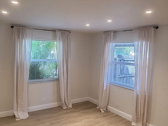4th image of 316 SW 9th St #1