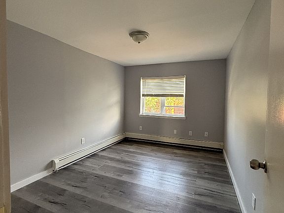 5th image of 813 E 225th St APT 3
