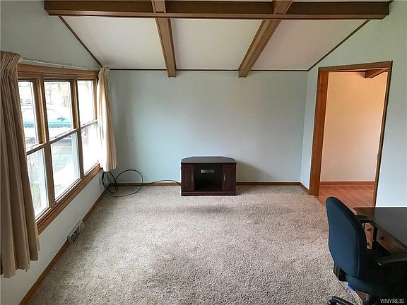 3rd image of 262 Park Forest Dr