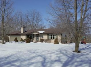 W349N5583 Lake Dr, Oconomowoc, WI 53066