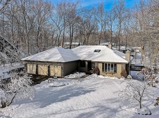W8240 Lake Ter, Lake Mills, WI