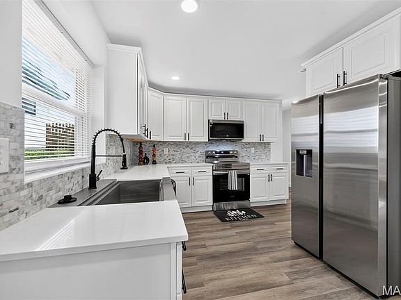 3rd image of 732 Hubert Dr