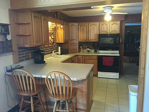 3rd image of 12141 Skyview Dr