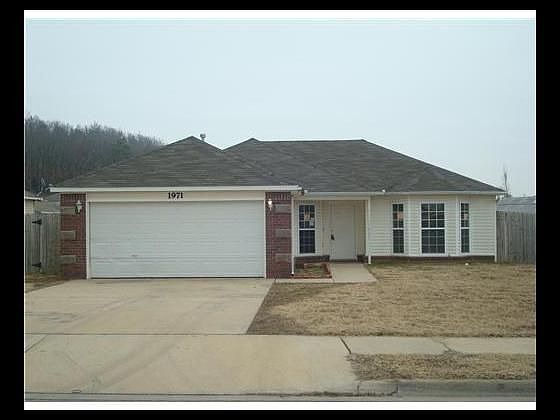 2nd image of 1971 Onyx Ave