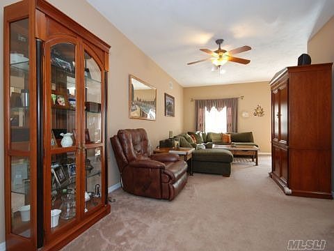 3rd image of 26 Chelsea Dr