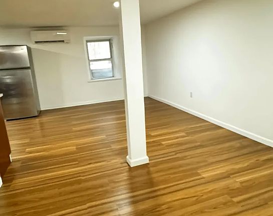 4th image of 685 Parker St #1B