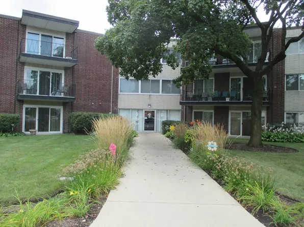 2800 Maple Ave APT 25A, Downers Grove, IL 60515
