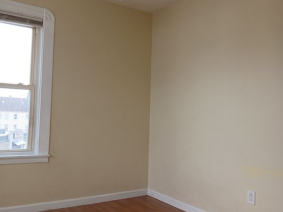 5th image of 455 Belleville Ave