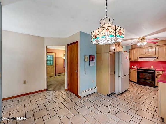 5th image of 3186 Hillcrest Dr
