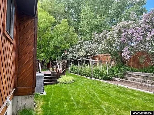 1545 California Dr, Green River, WY 82935