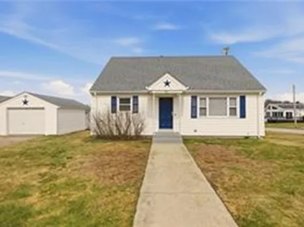 92 Brackett Ave #R, Tiverton, RI 02878