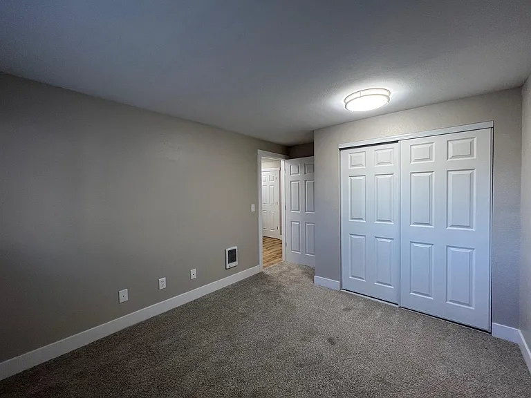 708 Browning Ave S #16 — Photo 19