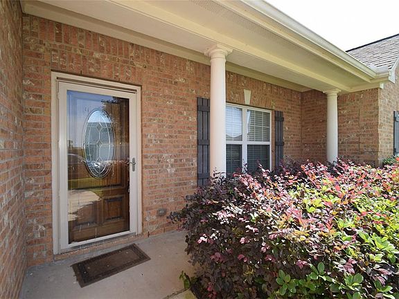 2nd image of 232 S Lantana Cir