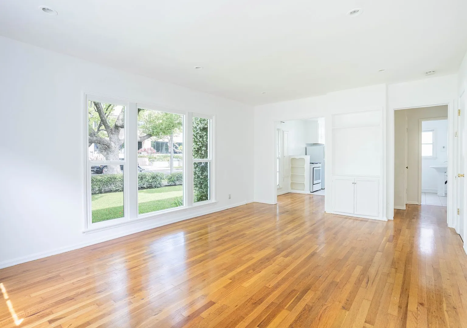 Maple Dr Apartments — Photo 1