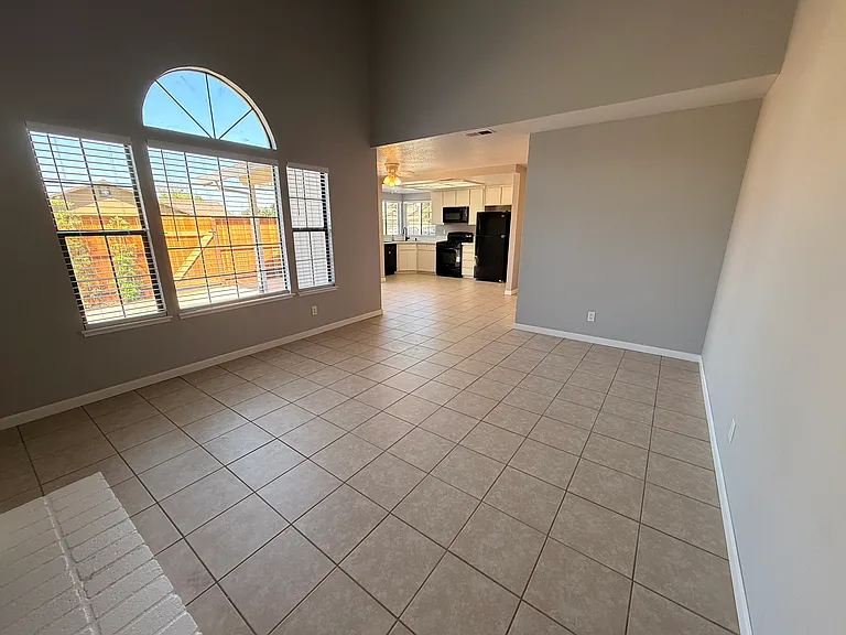 1502 Seiko Ave — Photo 11