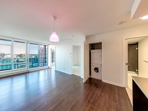 5th image of 833 Homer St #2305