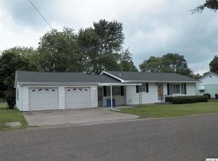 401 N Fulton St, Payson, IL 62360