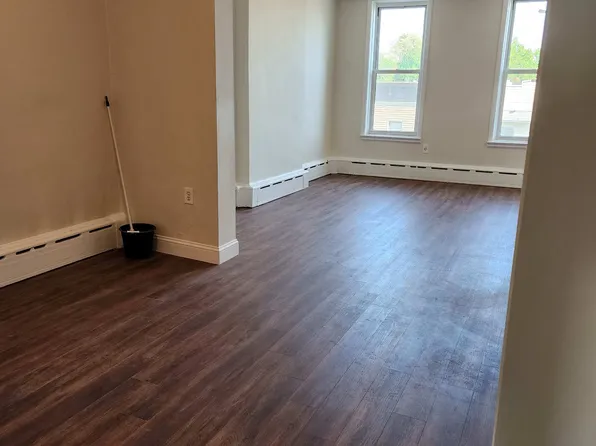 64-10 Myrtle Avenue image 12 of 16