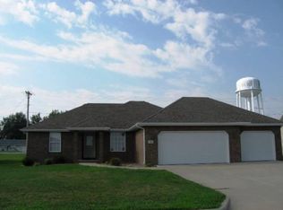 720 W Alemeda St, Republic, MO 65738
