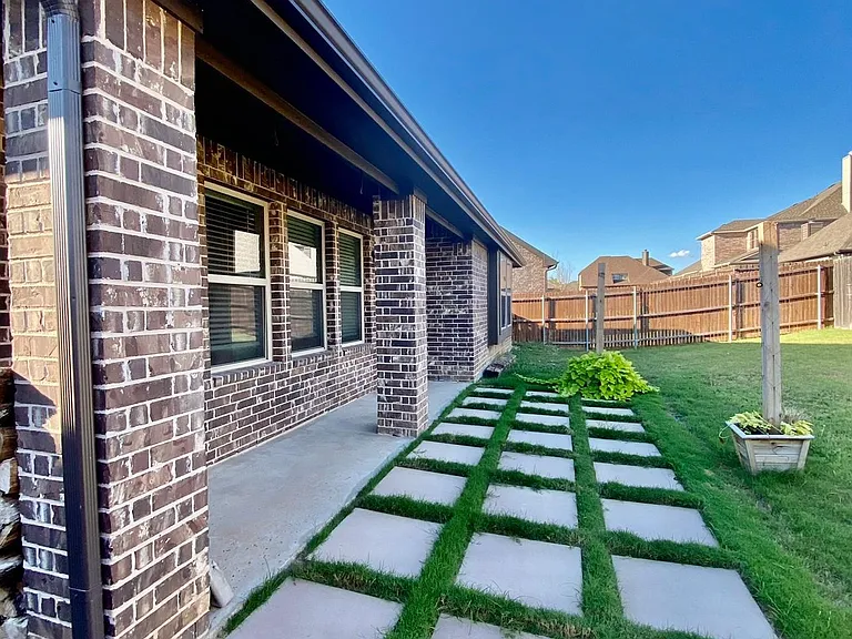 4404 Cherry Cv — Photo 42