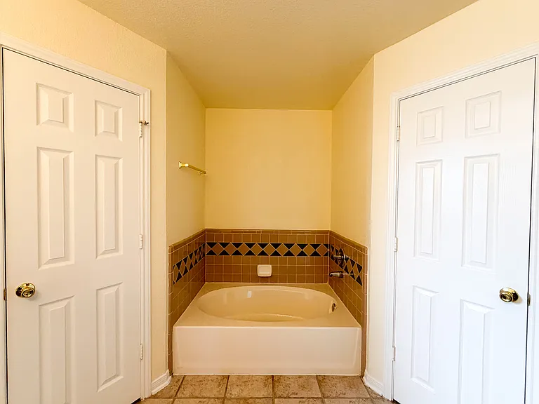 1505 High Chapparal Dr — Photo 17