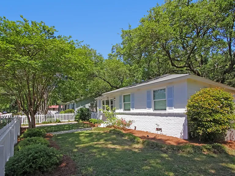 1440 Moultrie St — Photo 15