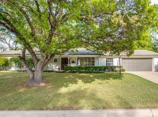 1813 Ridgmar Blvd, Fort Worth, TX 76116