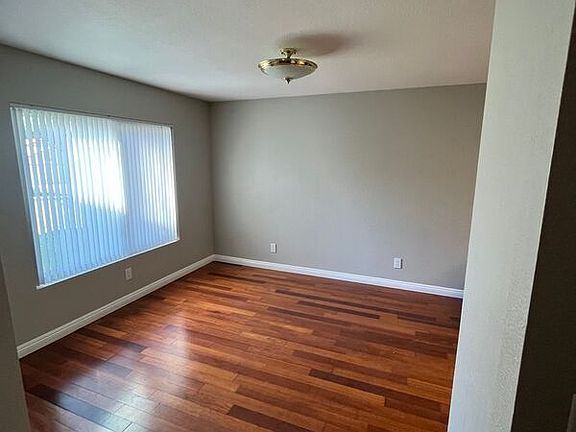 5th image of 25295 Shadescale Dr