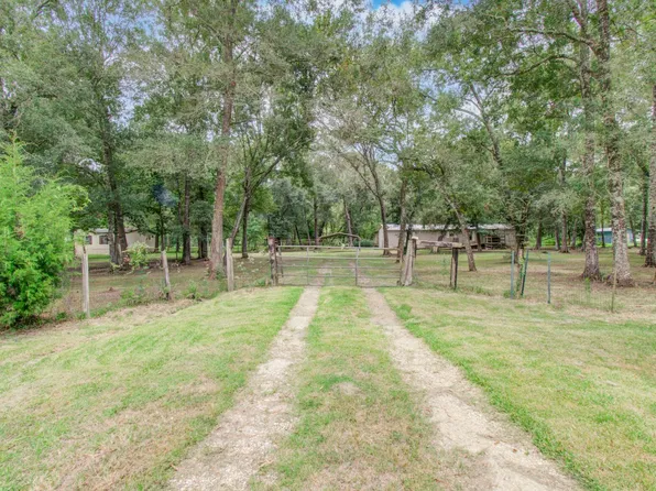 447 County Road 410, Dayton, TX 77535