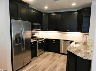 296 Millburn Ave #201, Millburn, NJ 07041