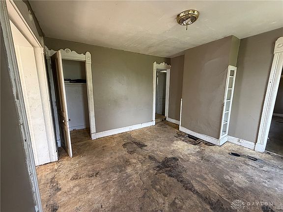 4th image of 107 Sherman St