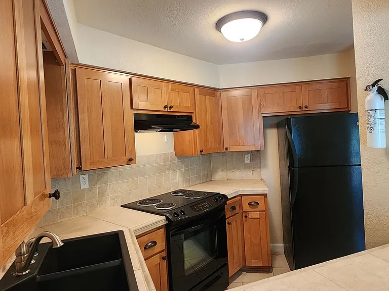 Westridge Apartments — Photo 27
