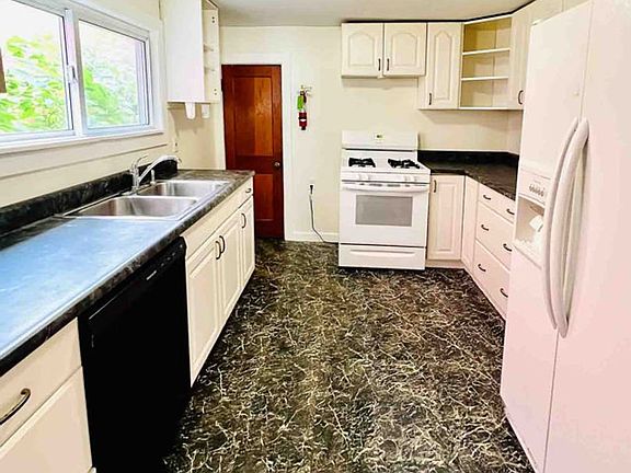 2nd image of 45 Murray St