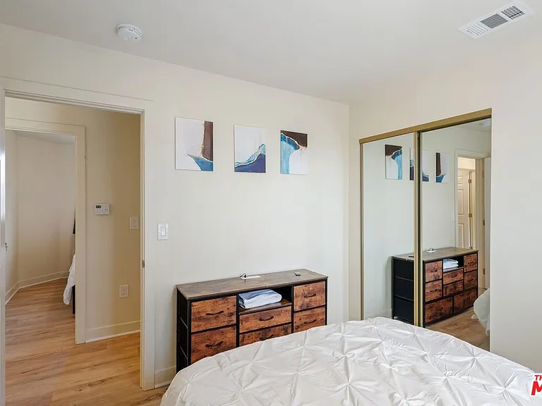 5912 S Flower St — Photo 28