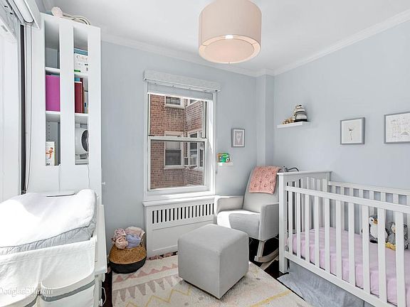 5th image of 135 Willow St APT 512