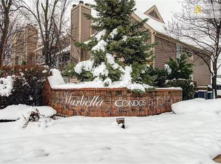 11114 Nieman Rd APT 101, Overland Park, KS 66210