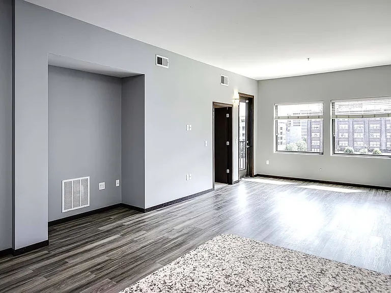 1501 Jackson — Photo 6
