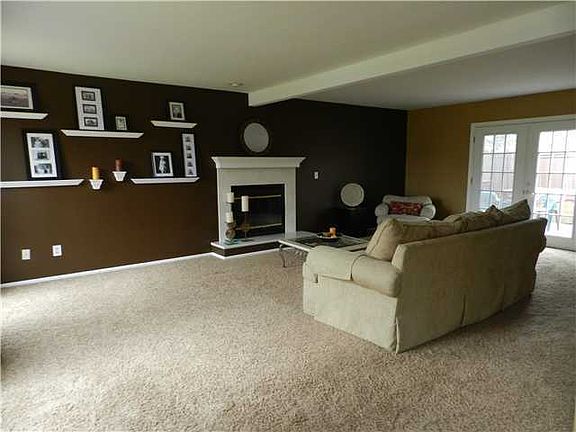 4th image of 9160 Sundown Ln