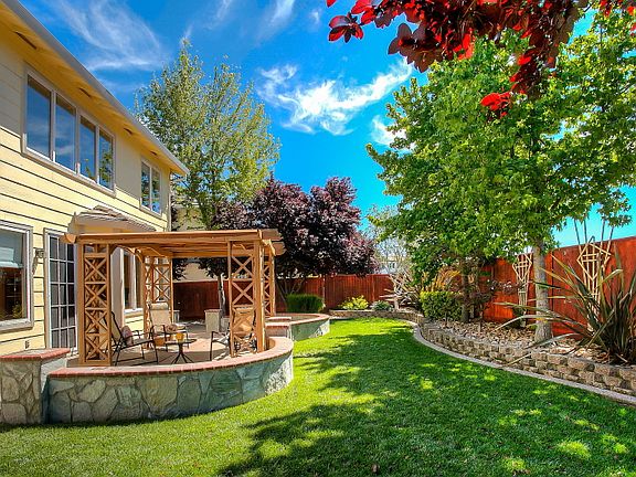 5th image of 5821 Lobelia Way