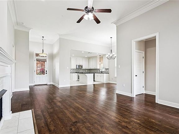 4th image of 1032 Deer Park Dr