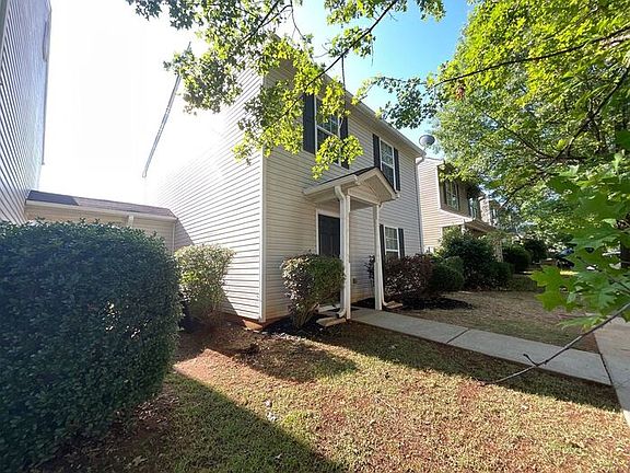 3rd image of 268 Coral Cir