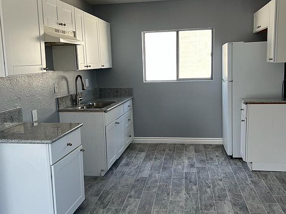3rd image of 120 W 73rd St APT 4