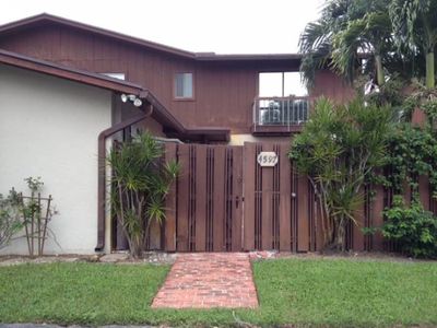 4597 Holly Lake Dr, Lake Worth, FL, 33463